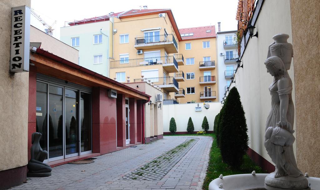 Hotel Chesscom Budapest Exterior photo